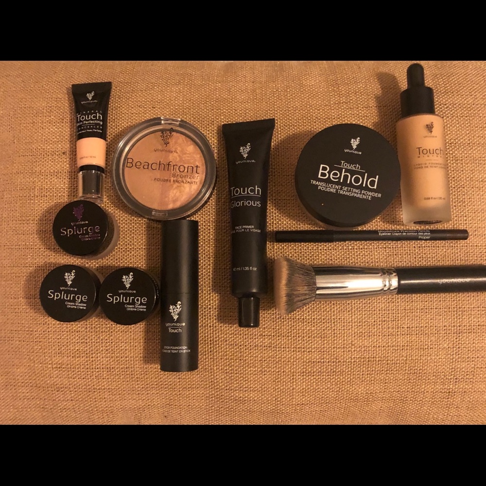 11 Piece Younique Set